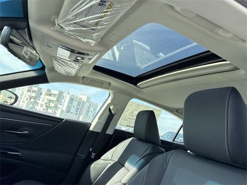 New 2025 Lexus ES 350 w/ Premium Package image 22