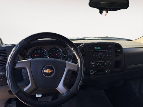 Used 2011 Chevrolet Suburban LT AWD/4WD image 10