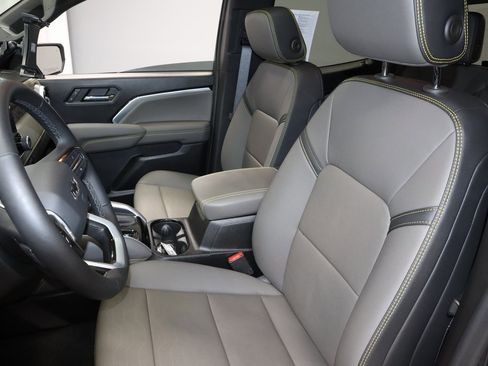 Used 2026 Chevrolet Colorado ZR2 w/ Technology Package image 27