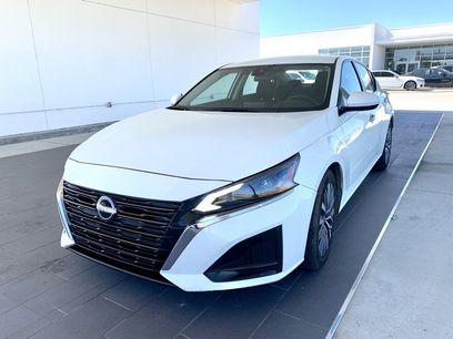 Used 2023 Nissan Altima 2.5 SV