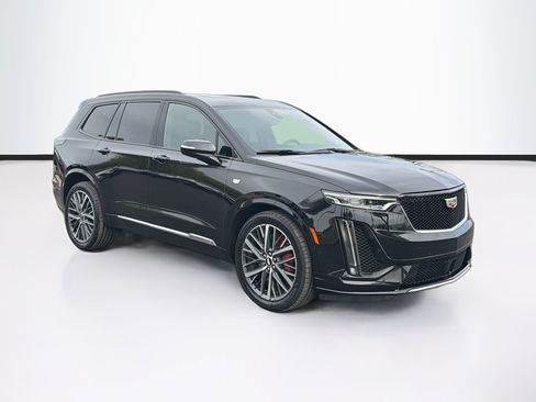 Certified 2023 Cadillac XT6 Sport w/ Technology Package AWD/4WD image 3