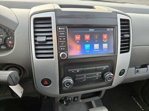 Used 2019 Nissan Frontier SV image 9