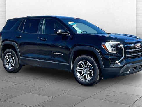 Used 2025 GMC Terrain Elevation FWD image 1