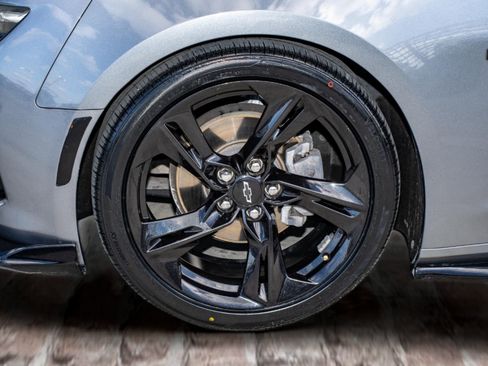 Used 2021 Chevrolet Camaro LT image 31