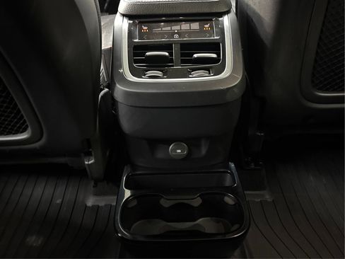 Used 2022 Volvo XC90 T6 Momentum w/ Climate Package image 29