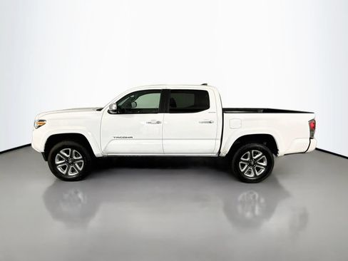 Used 2017 Toyota Tacoma Limited w/ Tow Package AWD/4WD image 2