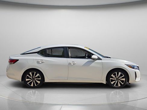 Used 2024 Nissan Sentra SV w/ SV Premium Package FWD image 8