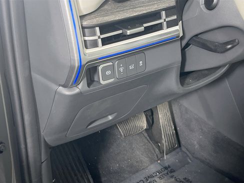 Used 2024 Hyundai Santa Fe Limited image 10