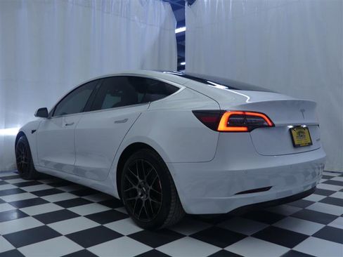 Used 2020 Tesla Model 3 Performance image 4