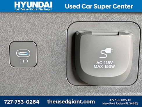 Used 2024 Hyundai Santa Fe Limited AWD/4WD image 17