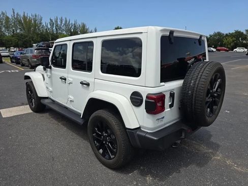 Used 2021 Jeep Wrangler Unlimited Sahara AWD/4WD image 6
