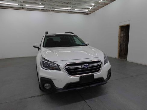 Used 2018 Subaru Outback 2.5i Premium w/ Protection Package #1 AWD/4WD image 3