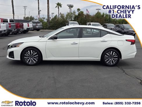 Used 2025 Nissan Altima 2.5 SV image 4