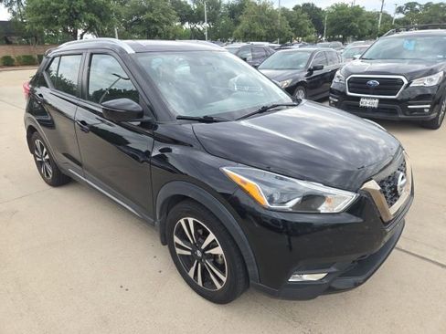 Used 2019 Nissan Kicks SR w/ SR Premium Package FWD image 1