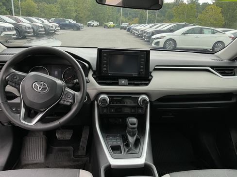 Used 2022 Toyota RAV4 XLE w/ Convenience Package AWD/4WD image 11