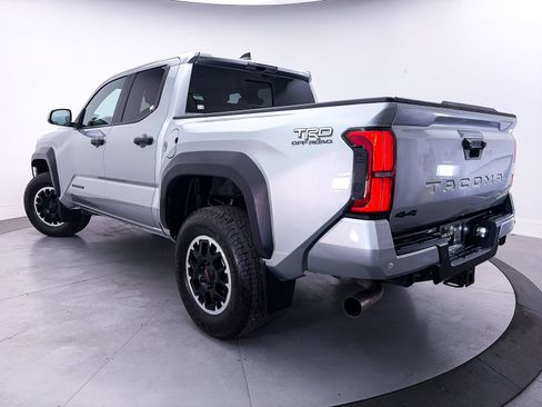 Used 2024 Toyota Tacoma TRD Off-Road w/ TRD Off Road Upgrade Package AWD/4WD image 2