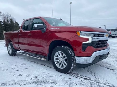 Used 2022 Chevrolet Silverado 1500 LT w/ Convenience Package II image 10