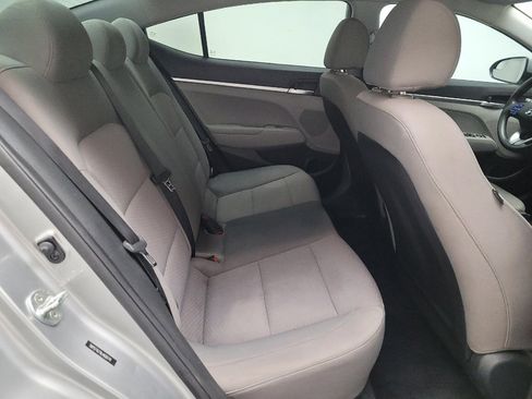 Used 2020 Hyundai Elantra SE FWD image 19