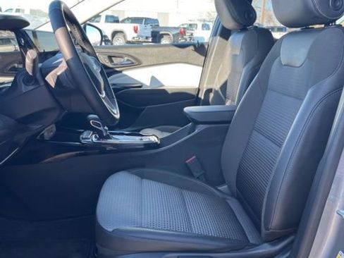 Used 2025 Chevrolet Trax LT w/ LT Convenience Package image 26