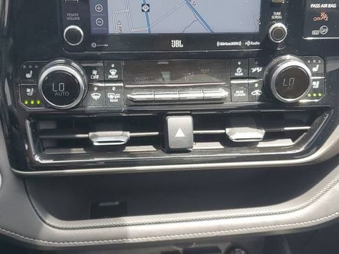 Used 2020 Toyota Highlander Limited AWD/4WD image 29