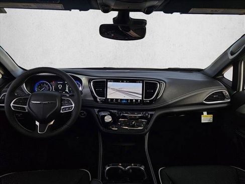New 2026 Chrysler Pacifica Limited FWD image 15