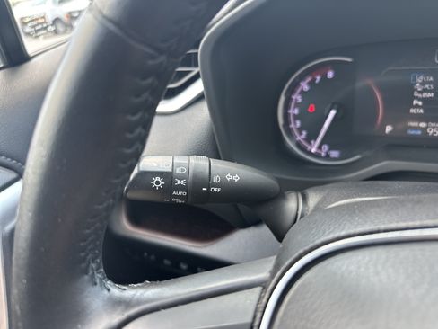 Used 2019 Toyota RAV4 Limited w/ Advanced Technology Package AWD/4WD image 24