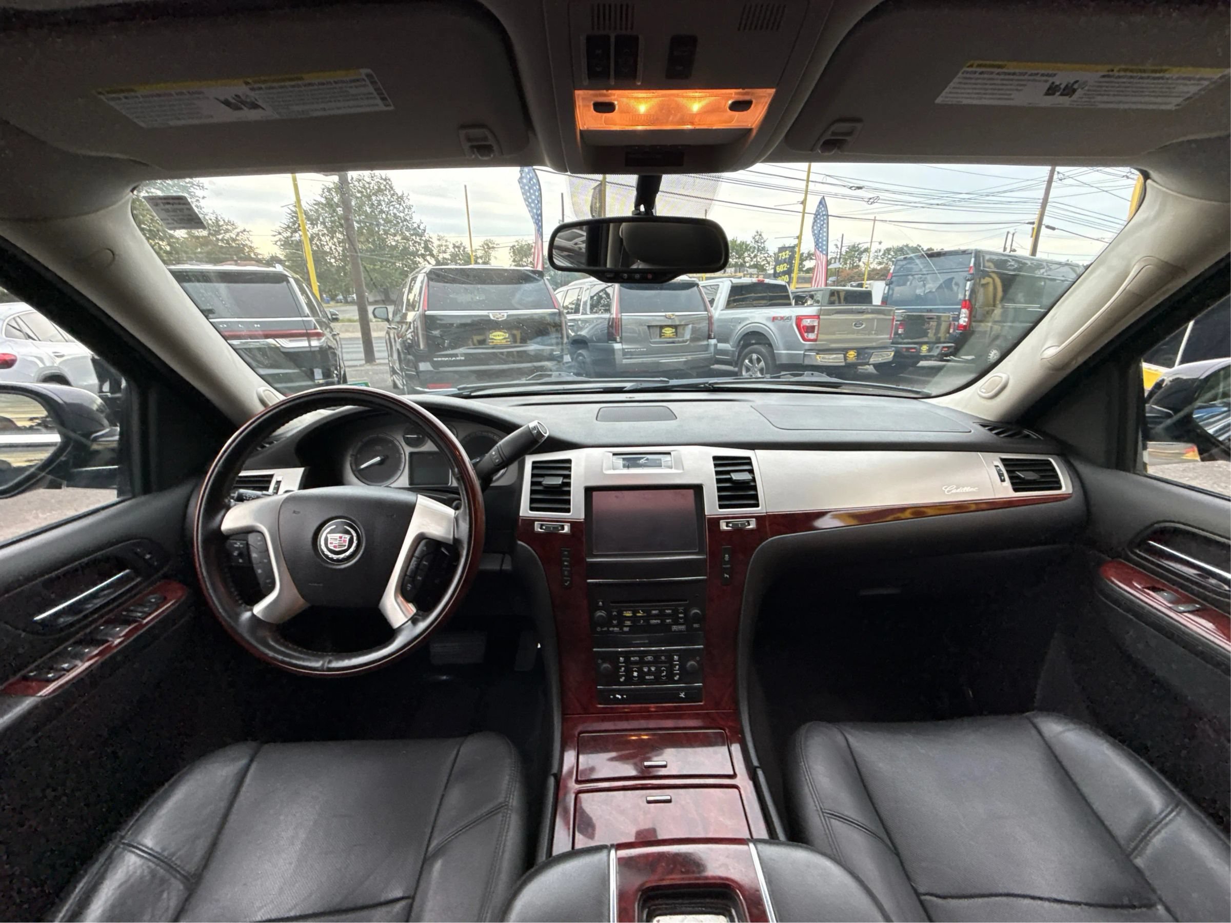 Used 2014 Cadillac Escalade Premium AWD/4WD image 31