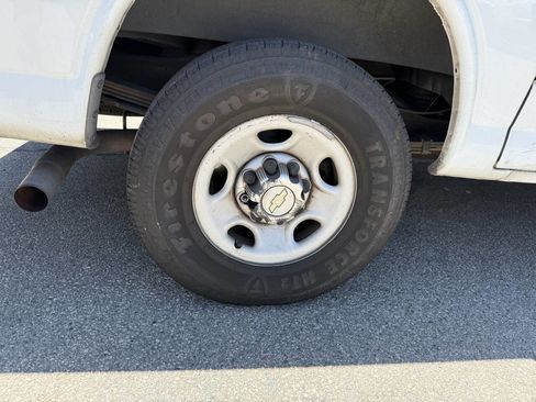 Used 2013 Chevrolet Express 3500 image 12