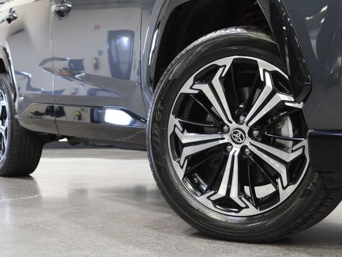Used 2022 Toyota RAV4 XSE AWD/4WD image 3