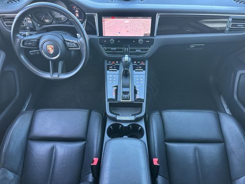 Certified 2024 Porsche Macan S image 6
