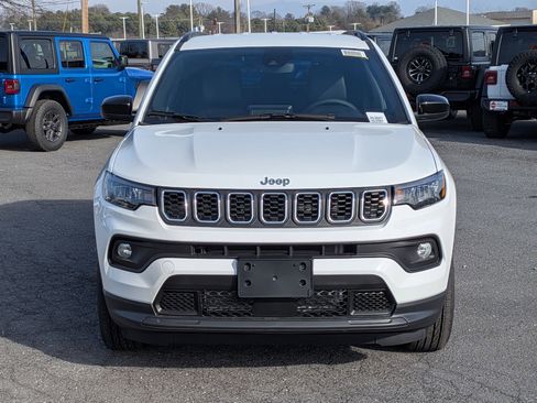 New 2026 Jeep Compass Latitude image 2