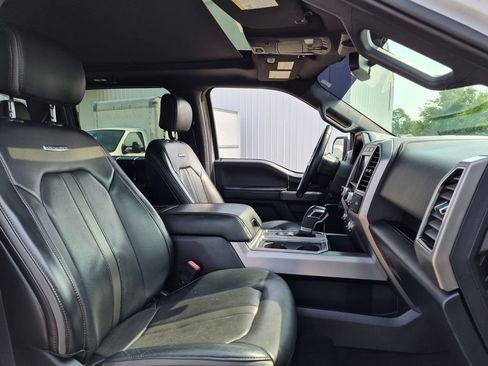 Used 2019 Ford F150 Platinum w/ Equipment Group 701A Luxury AWD/4WD image 27