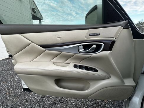 Used 2013 INFINITI M37 w/ Premium Pkg image 9