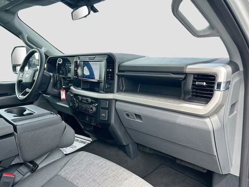 Certified 2025 Ford F250 XLT AWD/4WD image 29
