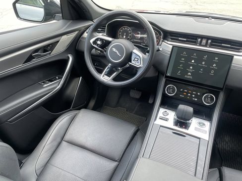 Certified 2024 Jaguar F-PACE R-Dynamic S image 27