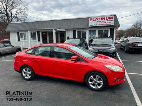 Used 2014 Ford Focus SE image 2