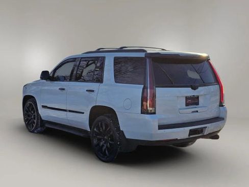 Used 2016 Cadillac Escalade Luxury image 7