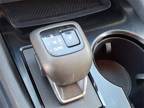 Used 2023 Nissan Rogue SV image 11