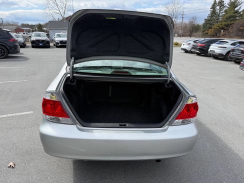 Used 2005 Toyota Camry image 10