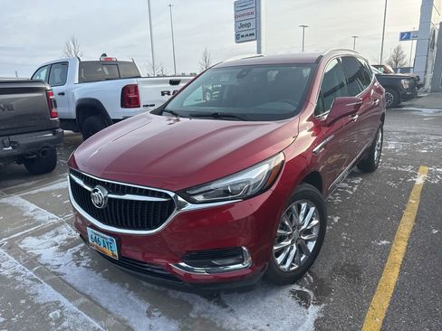 Used 2020 Buick Enclave Premium image 3