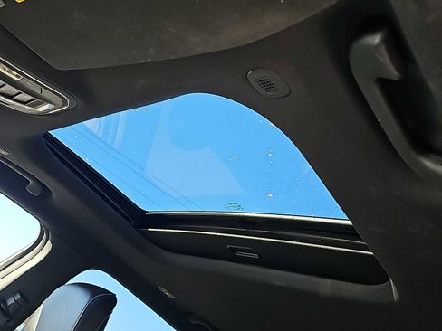 Used 2023 Jeep Grand Cherokee L Laredo image 17