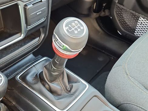 Used 2024 Jeep Wrangler Unlimited Sport AWD/4WD image 14