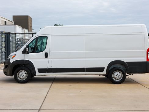 Used 2023 RAM ProMaster 3500 w/ Premium Convenience Group FWD image 4