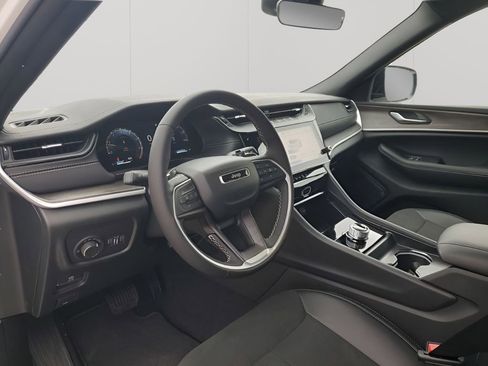 New 2026 Jeep Grand Cherokee Altitude image 29