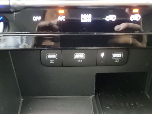 Used 2024 Kia Carnival SX image 35