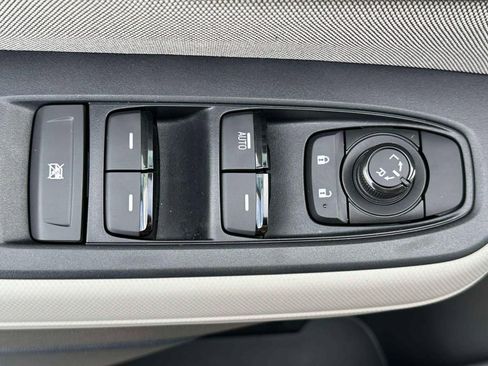 Certified 2025 Subaru Forester image 12