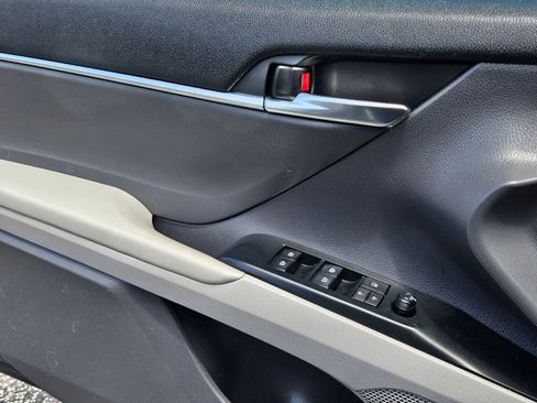 Used 2020 Toyota Camry LE FWD image 6