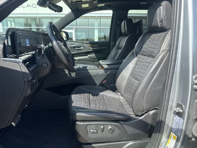 Certified 2024 Cadillac Escalade Sport Platinum AWD/4WD image 9