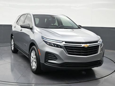 Used 2023 Chevrolet Equinox LS FWD image 8