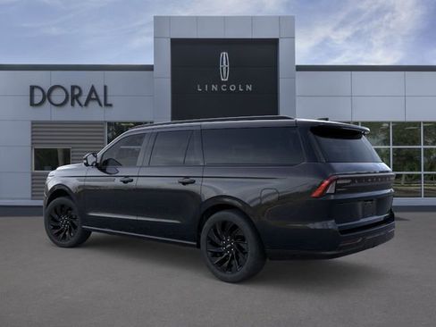 New 2026 Lincoln Navigator L Reserve AWD/4WD image 4